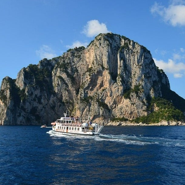 Tour in barca a Capri da Napoli con sosta bagno snorkeling | InStazione