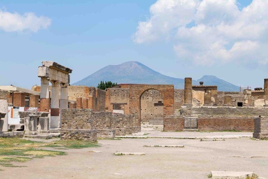 Pompeii legendary landscape, perfectly explained in our Pompeii audio guide