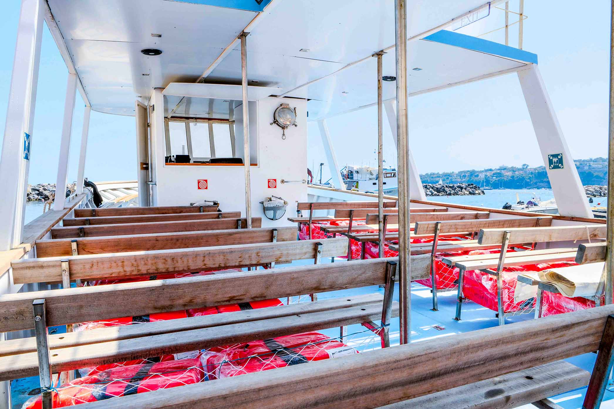 Procida Island Transfer with Boat Tour from Naples