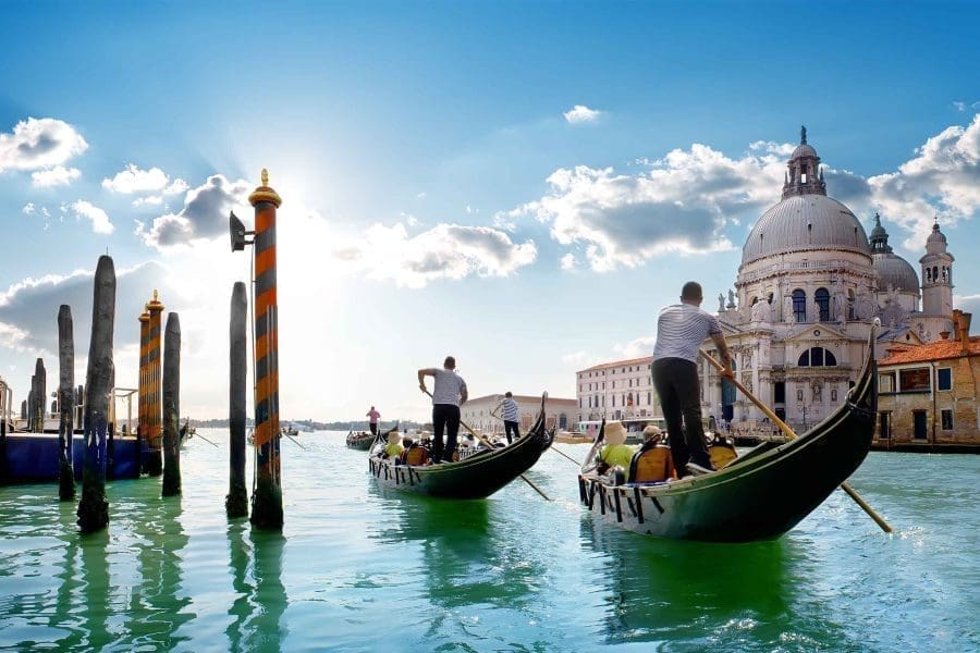 Venice Gondola Ride: Unmissable Venetian Experience