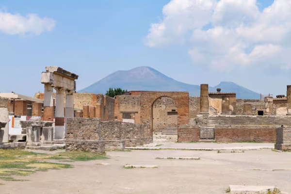 From Salerno to Pompeii with Train & Entry Ticket