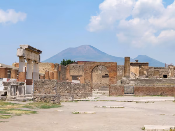 From Salerno to Pompeii with Train & Entry Ticket