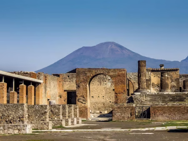 Pompeii: Explore the Ruins on a 1-Hour Guided Tour