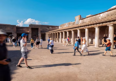 How to Visit Pompeii: On Your Own, With an Audio Guide or With a Guide?